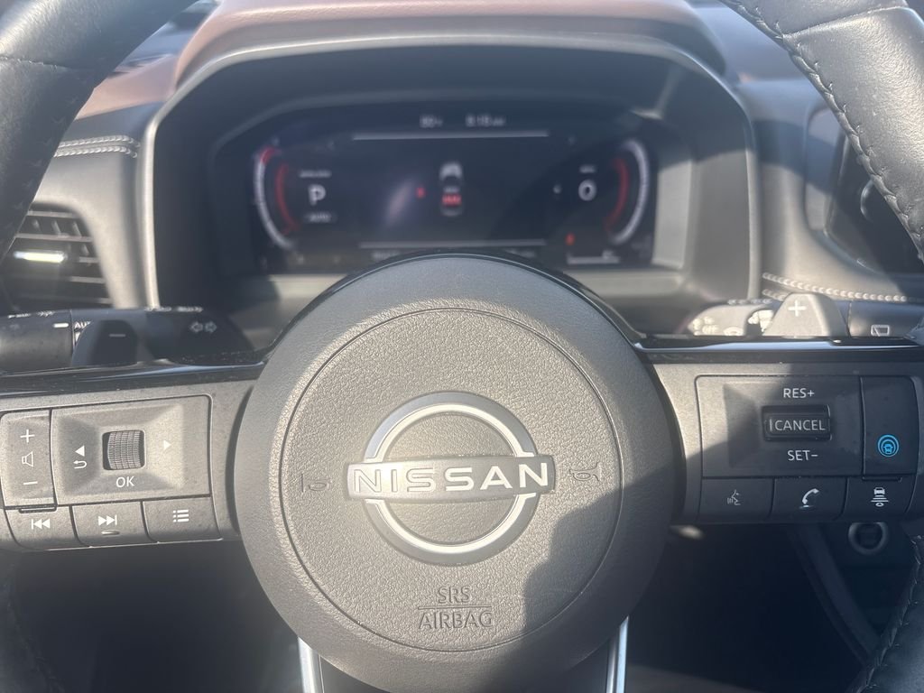 Used 2023 Black Nissan Platinum image 16