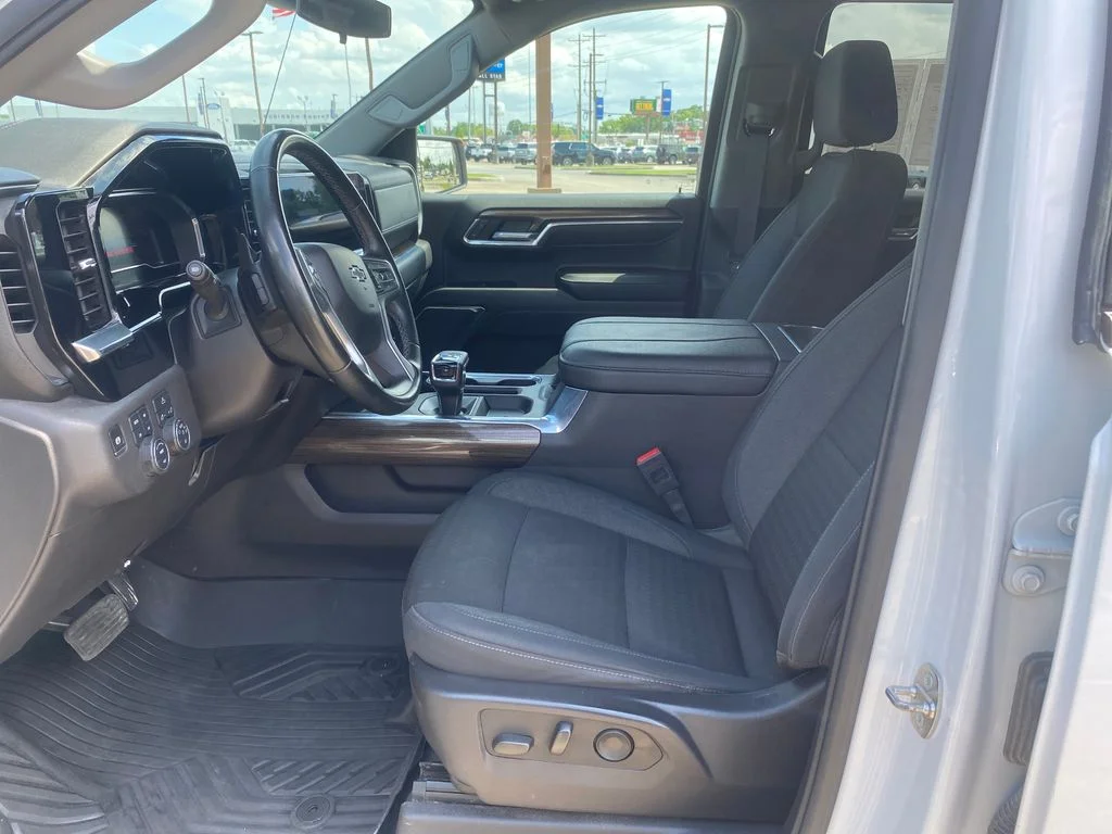 Used 2024 White Chevrolet LT Trail Boss image 12