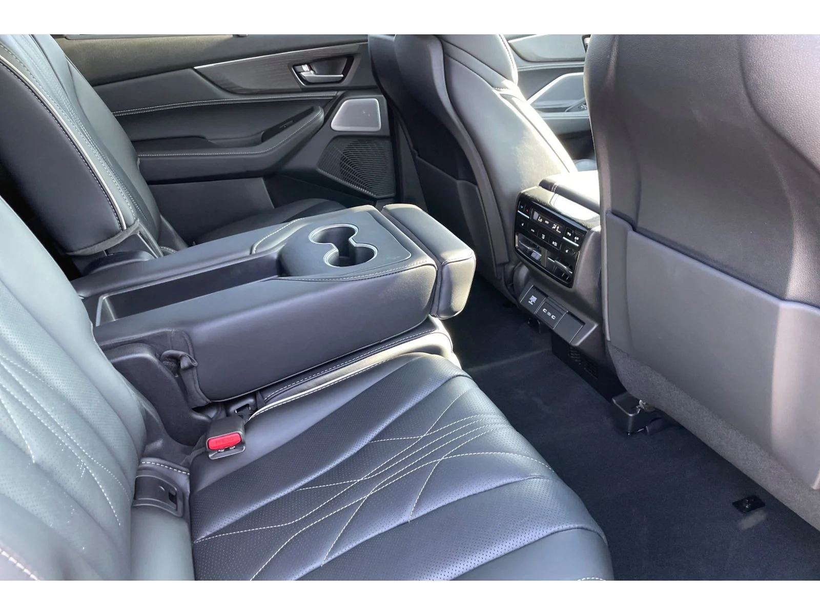 Used 2026 Solar Silver Metallic Acura w/Advance Package image 18