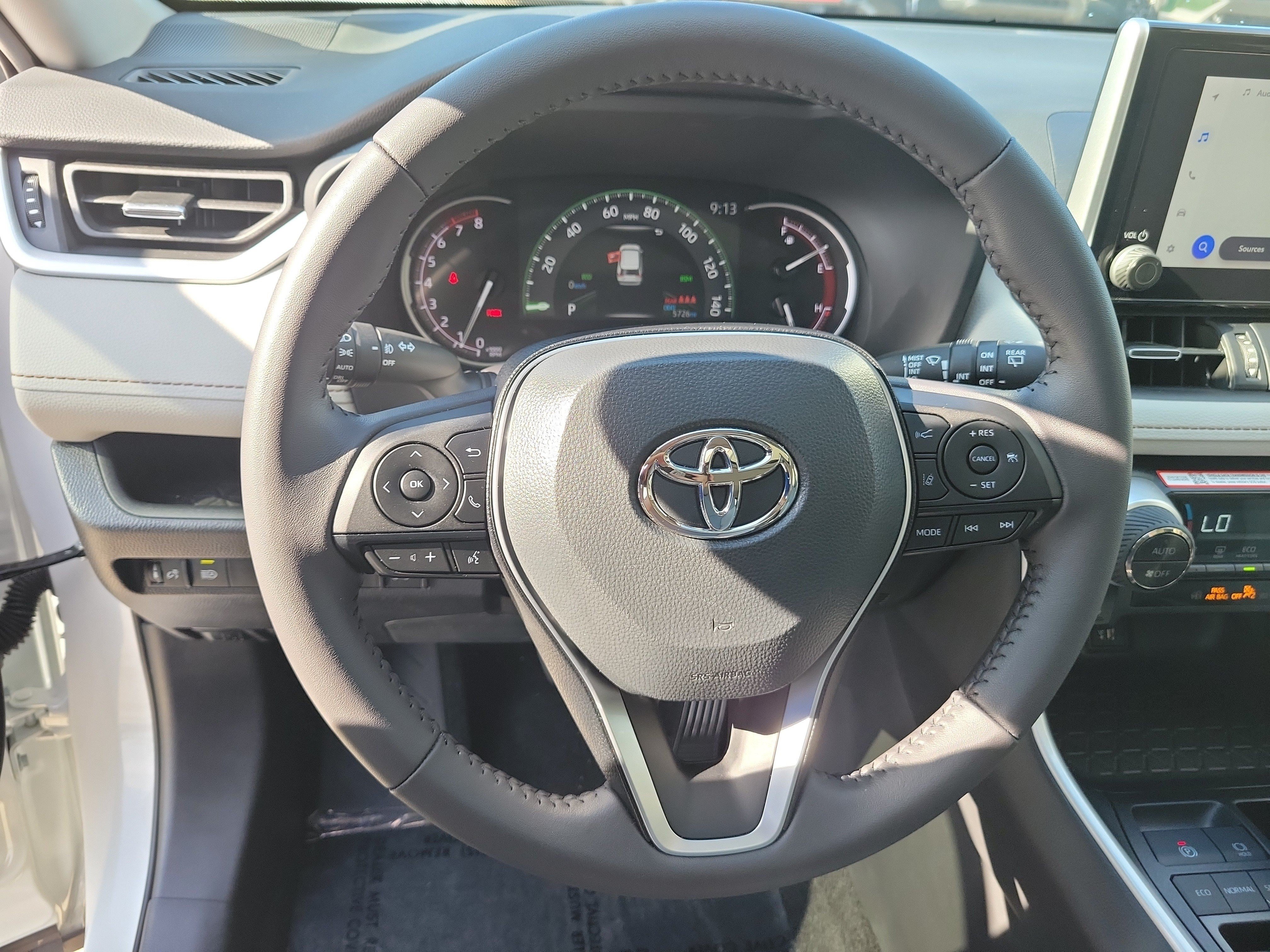 Certified Used 2025 Pearl Toyota XLE Premium image 26