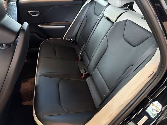 Certified Used 2026 Aurora Black Pearl Kia GT-Line image 18