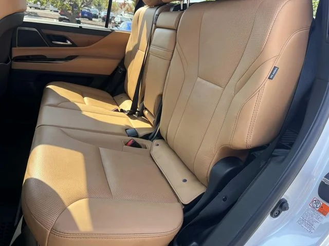 Certified Used 2025 EMINENT WHITE PEARL Lexus 600 Luxury image 21