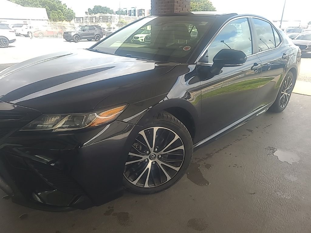 2018 Toyota Camry SE