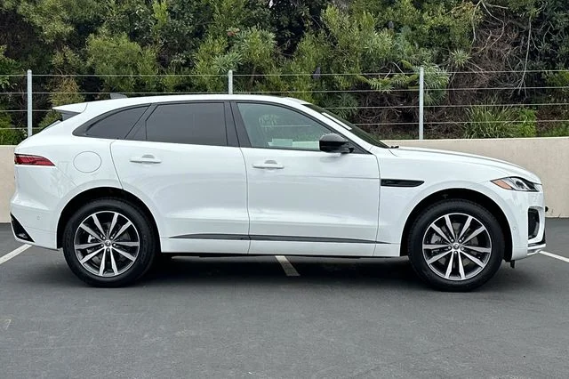 2026 Jaguar F-Pace R-Dynamic S - Photo 6