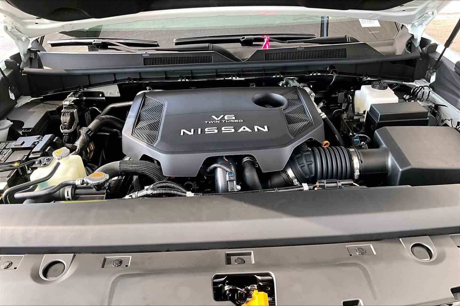 New 2026 Everest White TriCoat / Super Black Two-tone Nissan Platinum Reserve image 16