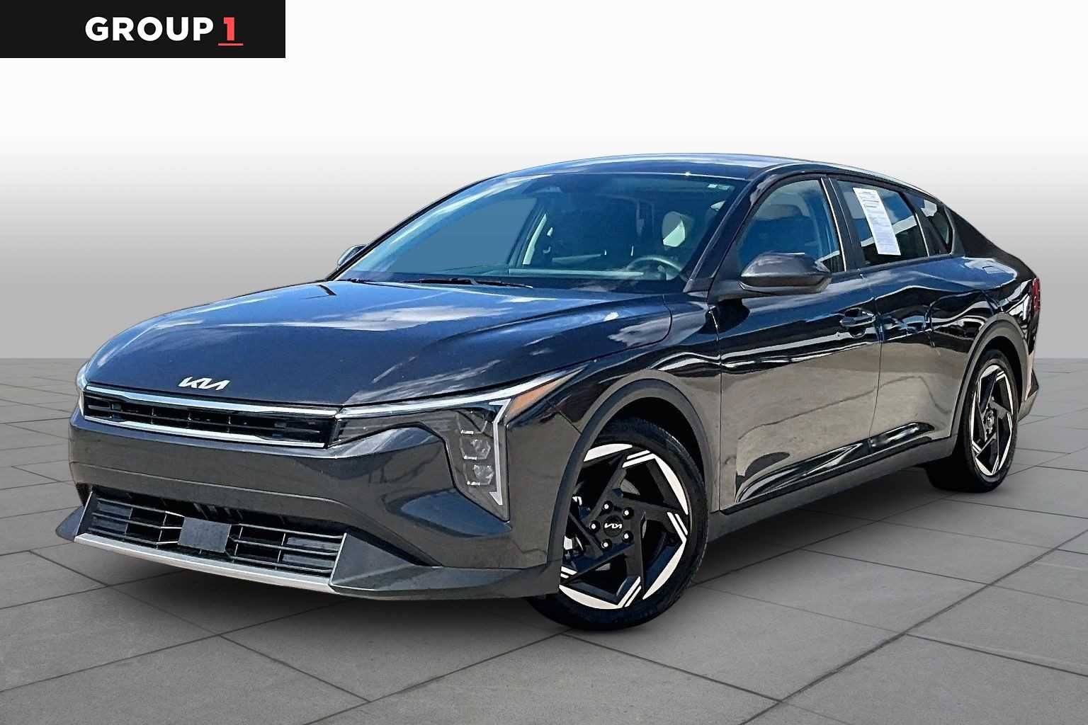 2025 Kia K4 EX AT's photo