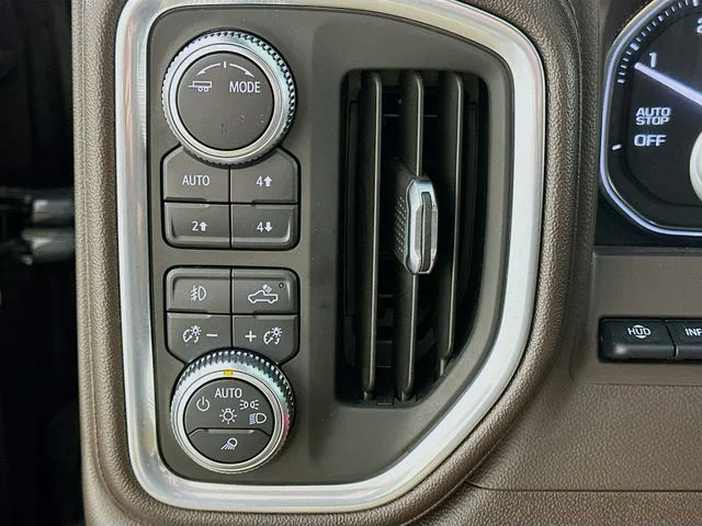 Used 2021 Green GMC Denali image 20