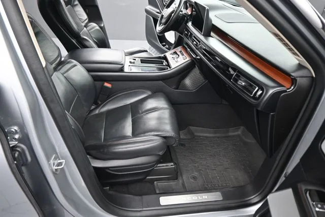 Used 2022 Silver Lincoln Grand Touring image 73