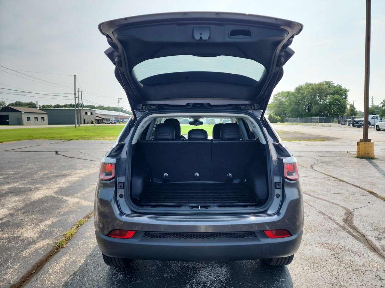 Used 2017 Gray Jeep Latitude image 22