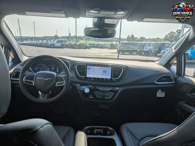 2025 Chrysler Pacifica Select - Photo 12