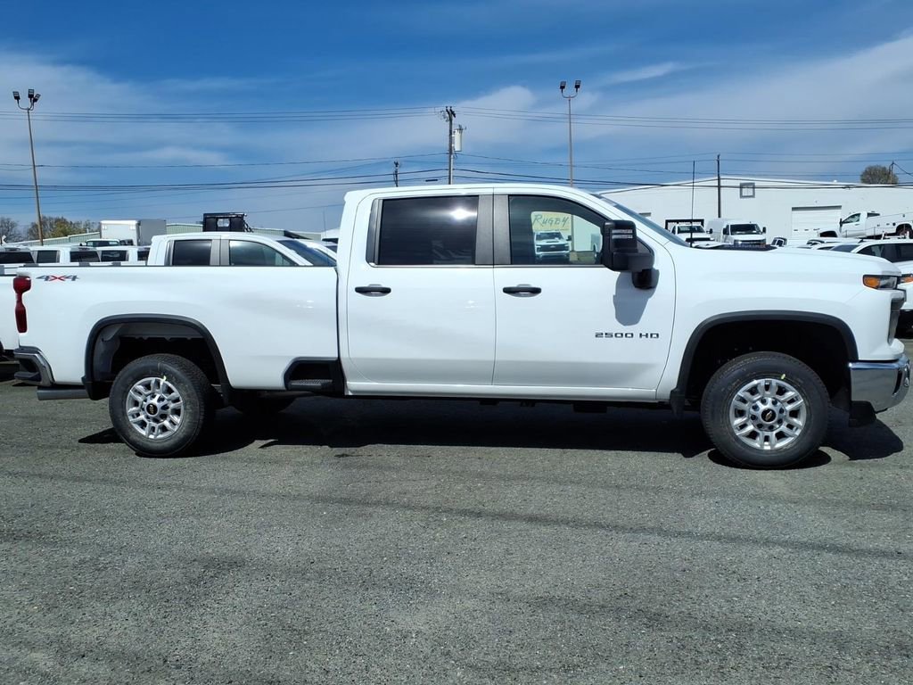 New 2026 Summit White Chevrolet WT image 3
