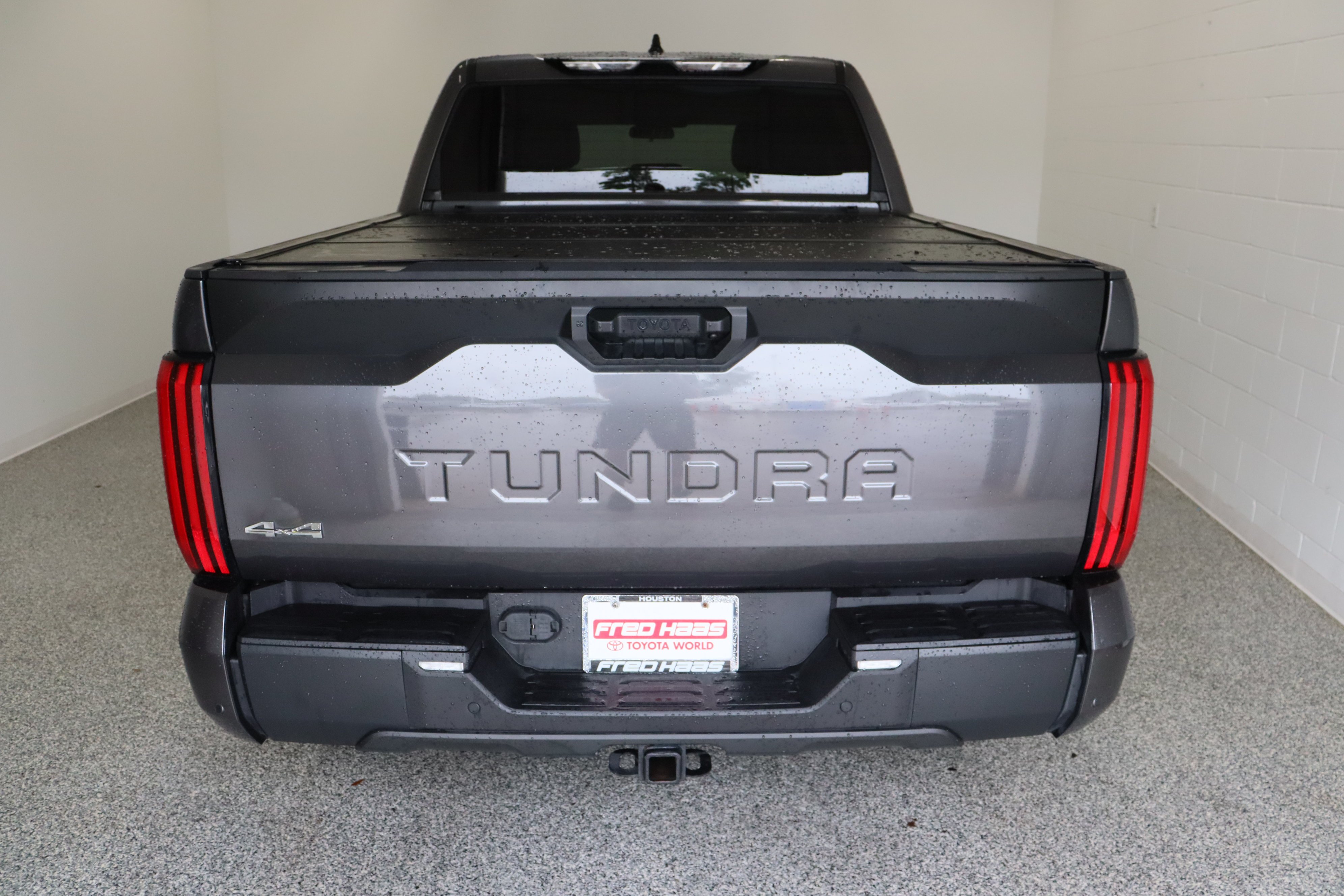Used 2022 Magnetic Gray Metallic Toyota SR5 3.4T image 8