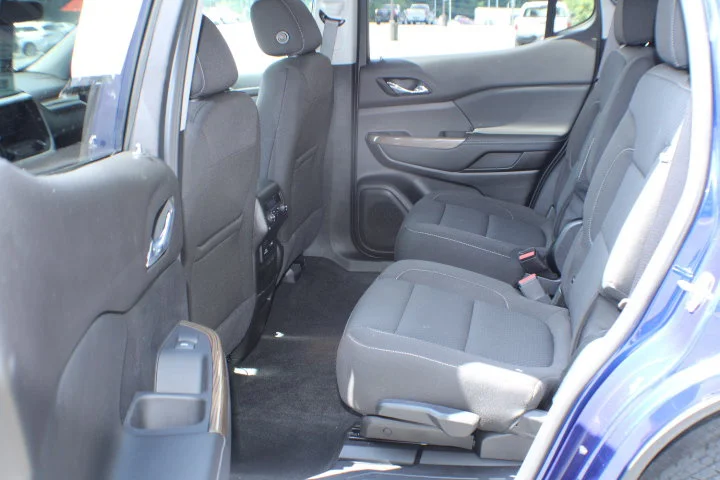 Certified Used 2023 Ultra Blue Metallic GMC SLE image 15