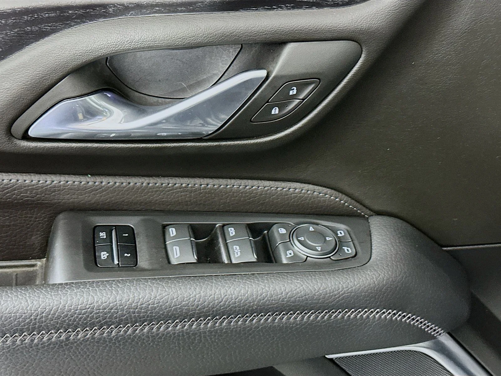 Used 2024 Onyx Black GMC Denali image 18