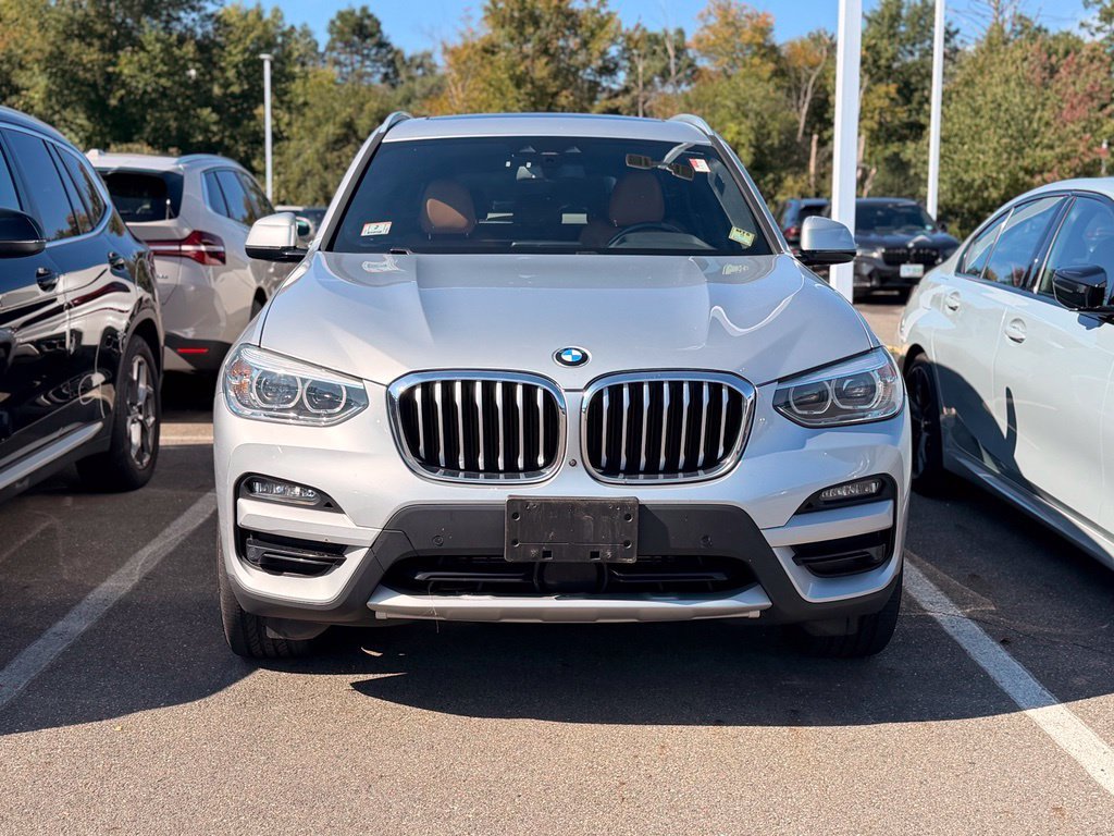Used 2020 Silver BMW xDrive30i image 2