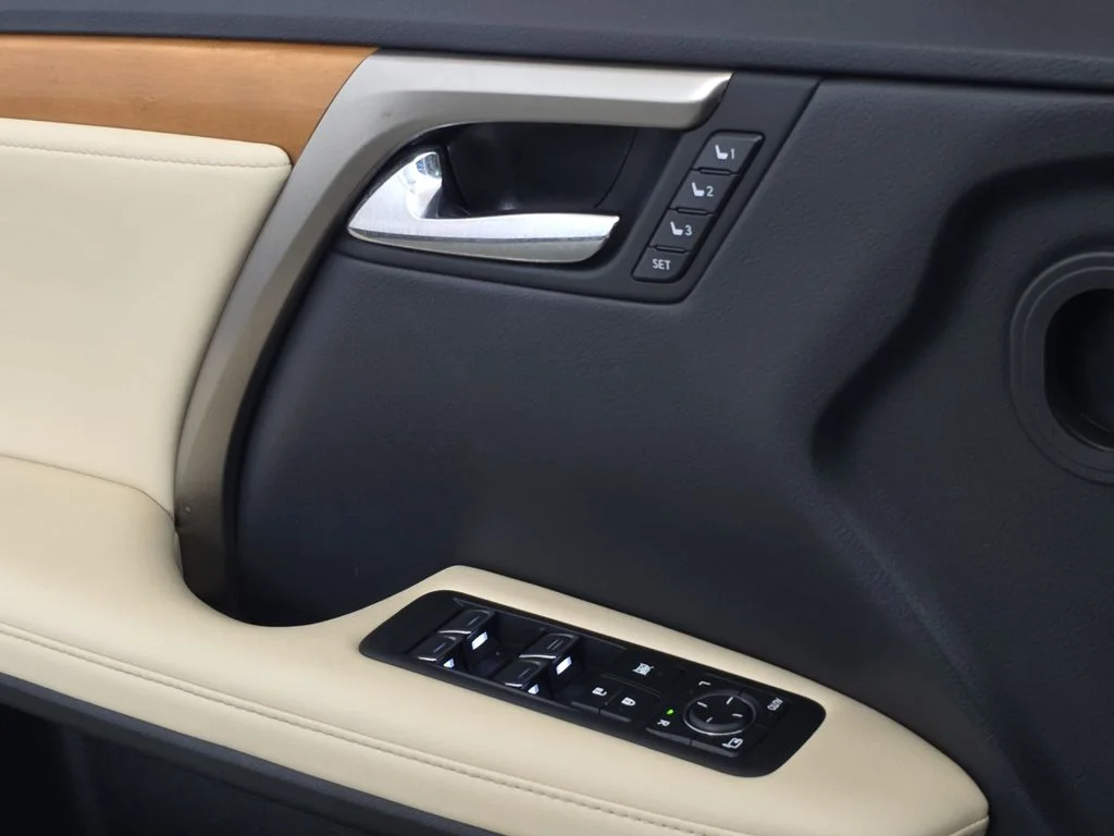 Used 2022 EMINENT WHITE PEARL Lexus 450h image 30