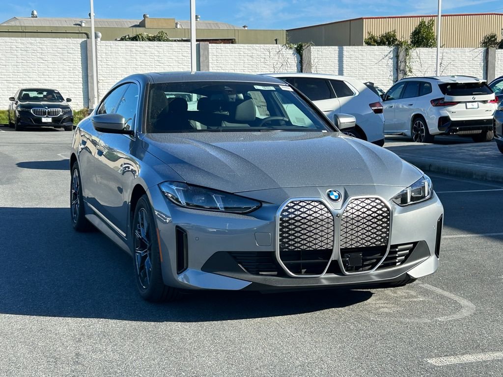 New 2026 Skyscraper Grey Metallic BMW eDrive40 image 7