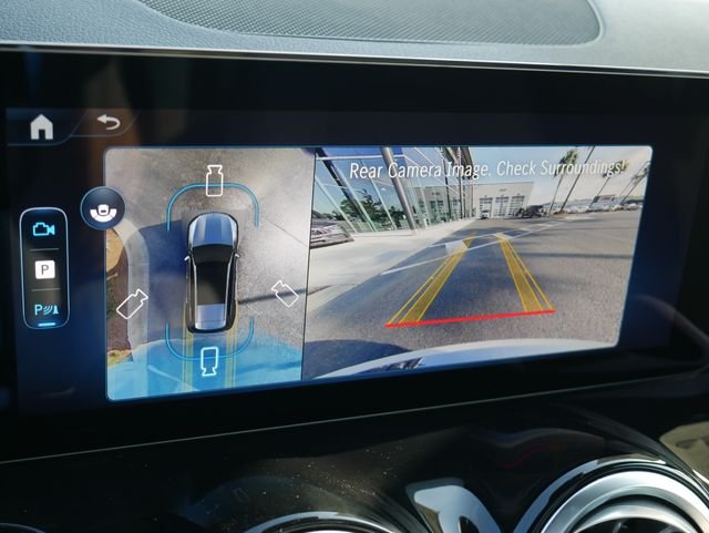 New 2026 Polar White Mercedes-Benz GLB 250 image 23