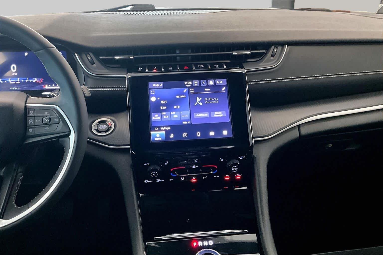 Used 2023 Silver Zynith Jeep Altitude image 6