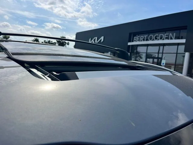Used 2024 Silver Kia S image 8