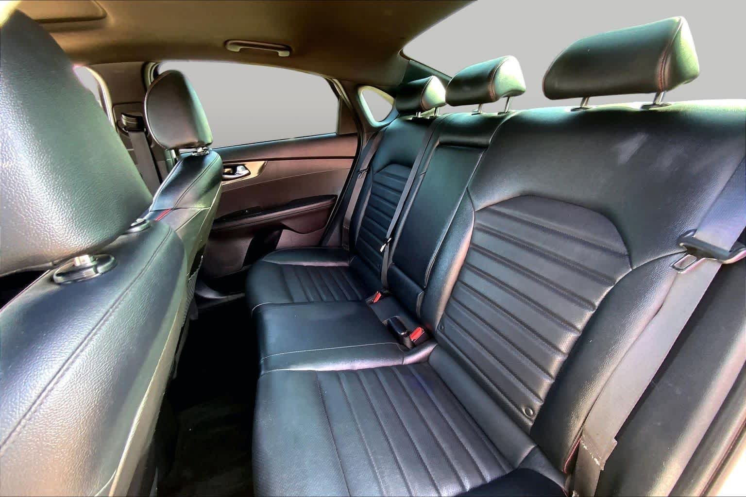 Used 2021 Snow White Pearl Kia GT image 20