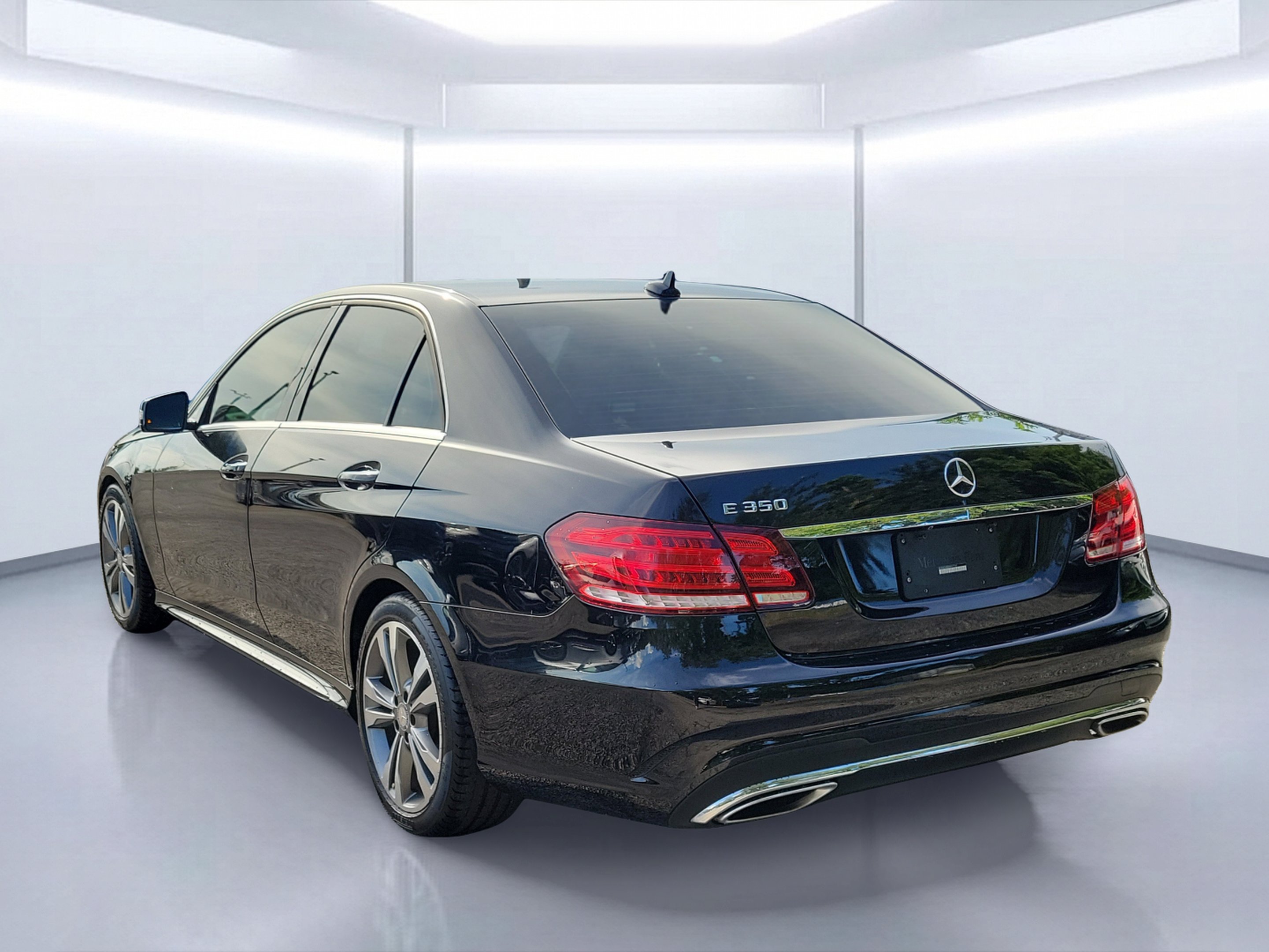 Used 2016 Black Mercedes-Benz E 350 image 3