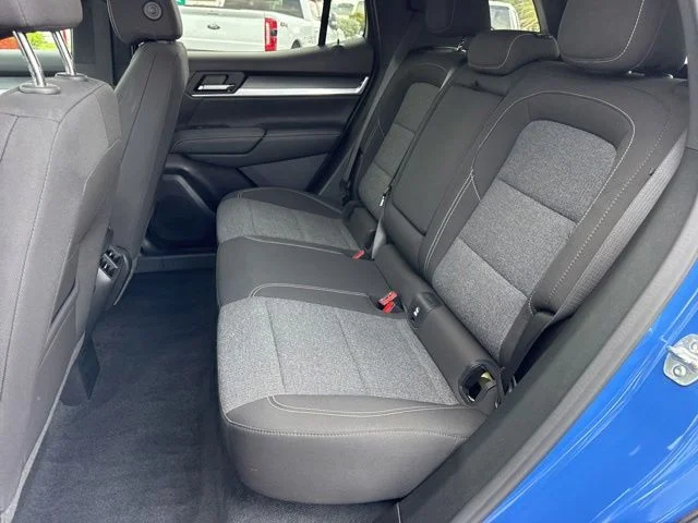 Used 2026  GMC Elevation image 18