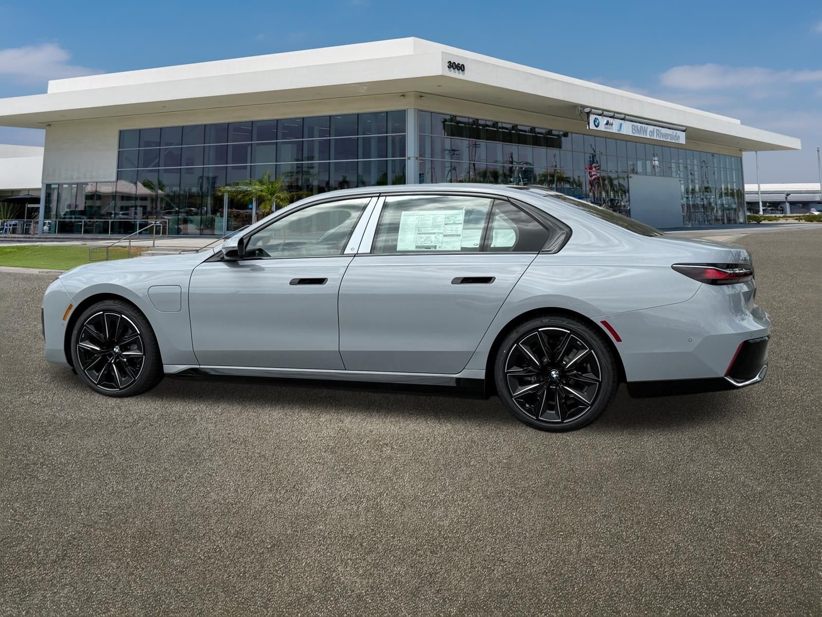 New 2026 Brooklyn Grey Metallic BMW 750e xDrive image 7