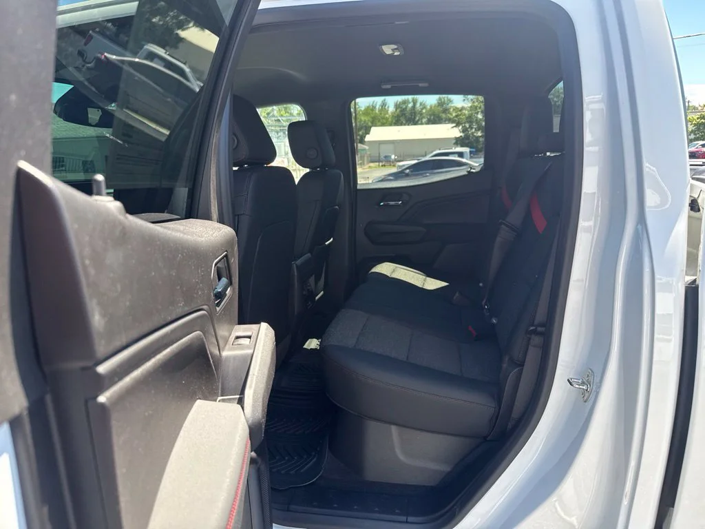 Used 2023 Summit White Chevrolet Z71 image 15