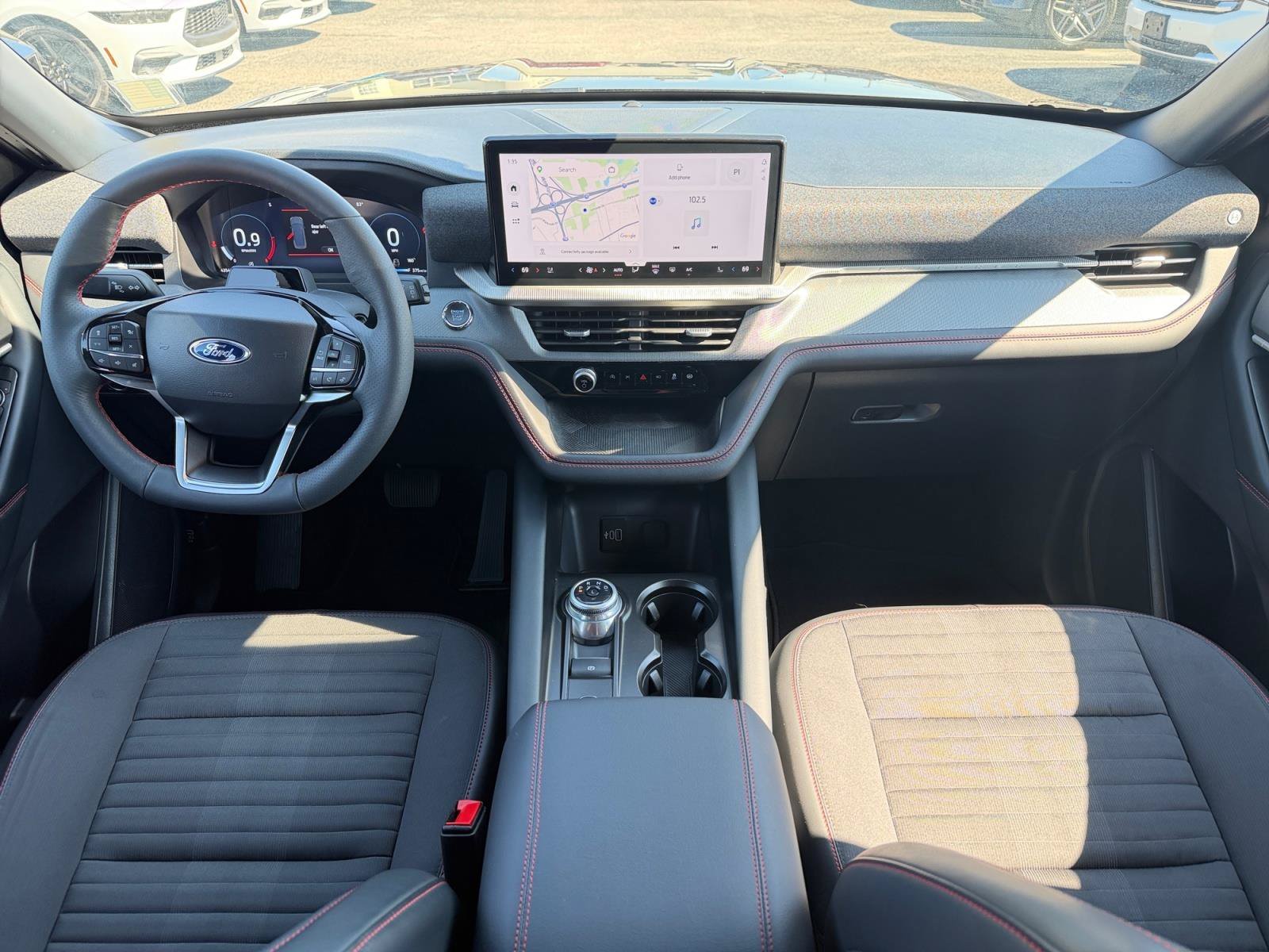 2026 Ford Explorer ST-Line - Photo 16