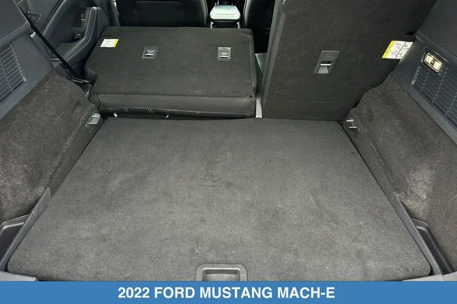Used 2022 Black Ford Select image 17