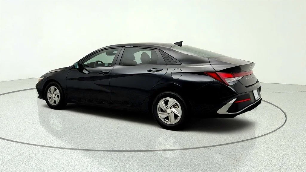 Used 2025 Abyss Black Hyundai SE IVT image 7