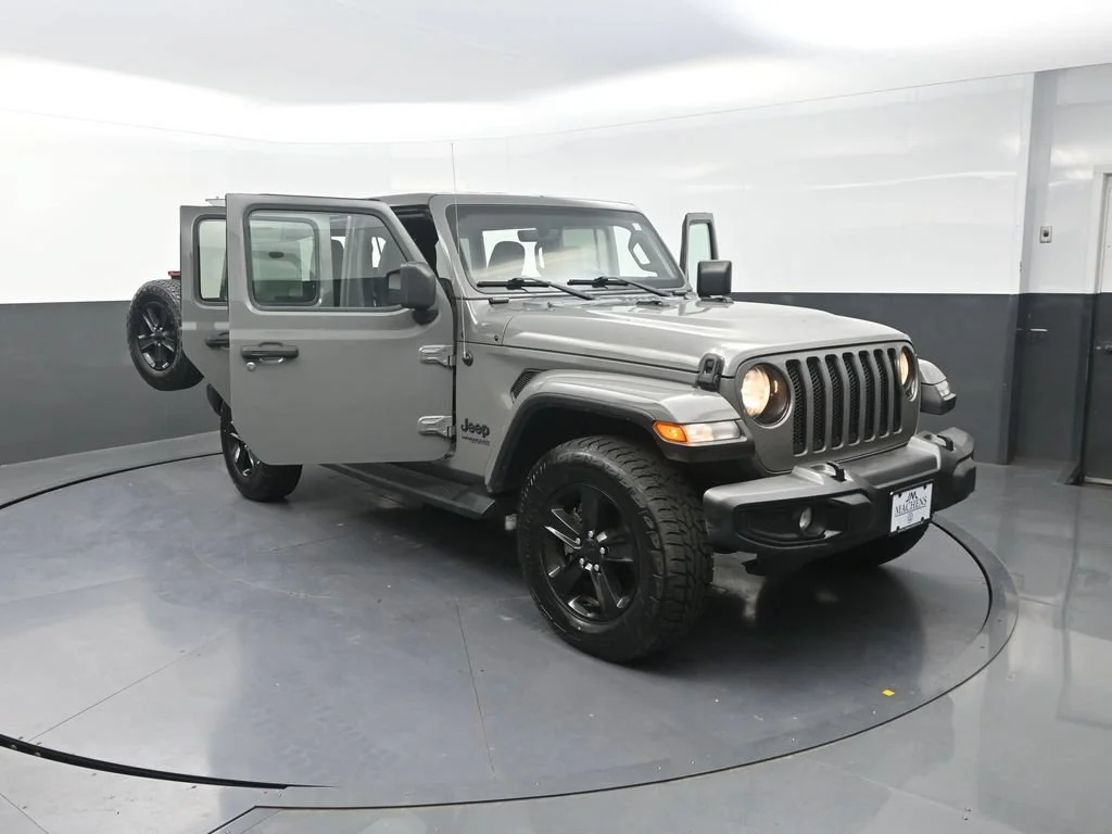 Used 2021 Gray Jeep Unlimited Sahara Altitude image 33