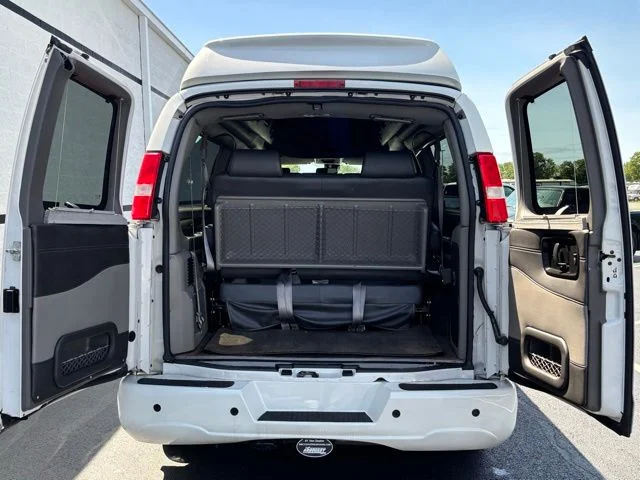 Used 2020 Summit White GMC Explorer Limited SE image 10