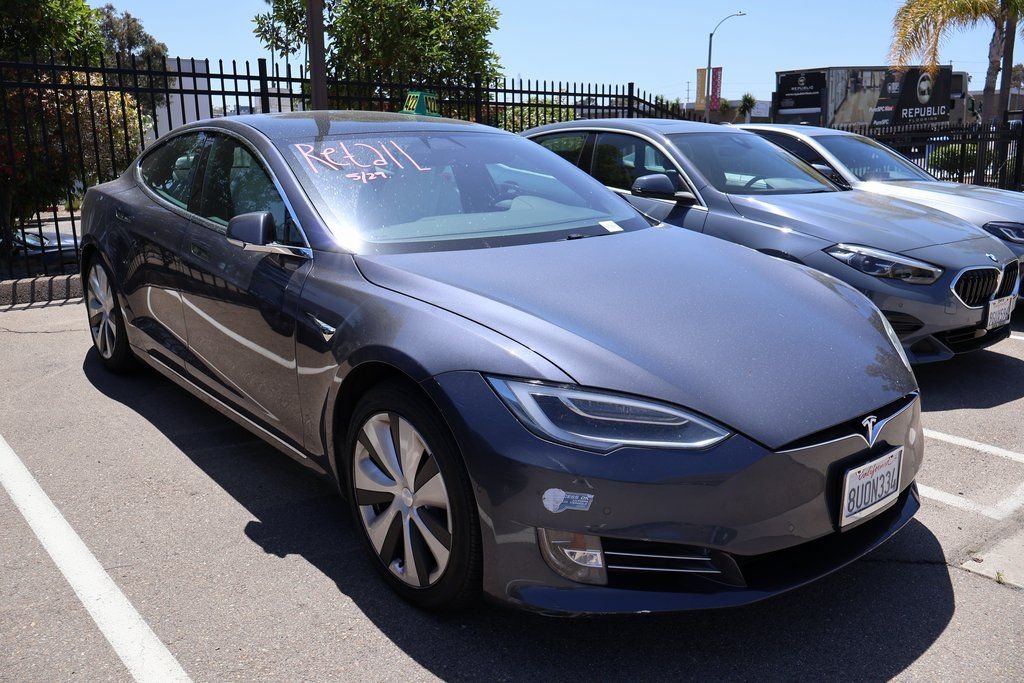 Used 2021  Tesla Long Range image 4