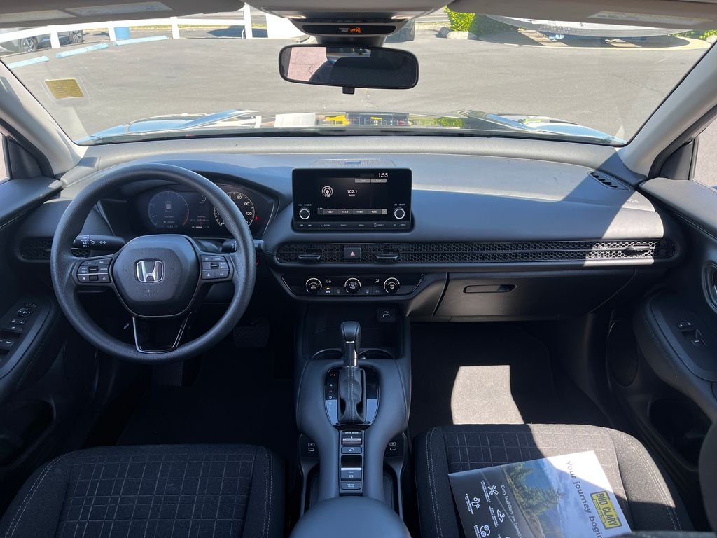 2025 Honda HR-V LX - Photo 12