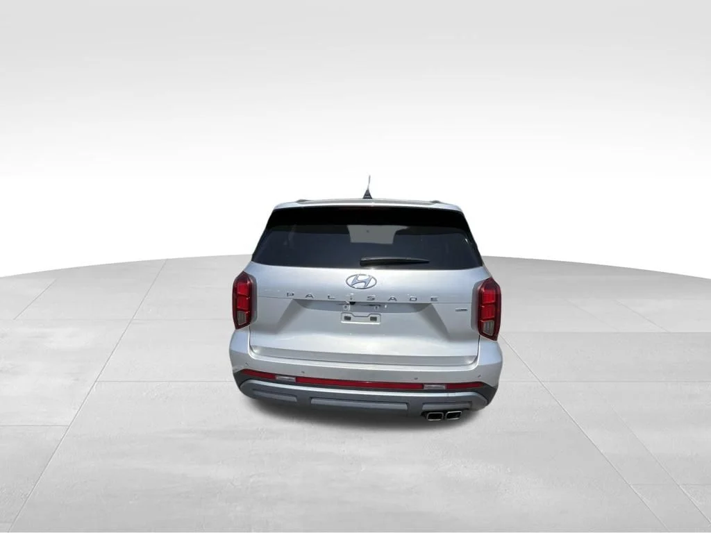 Used 2024 Silver Hyundai SEL image 18