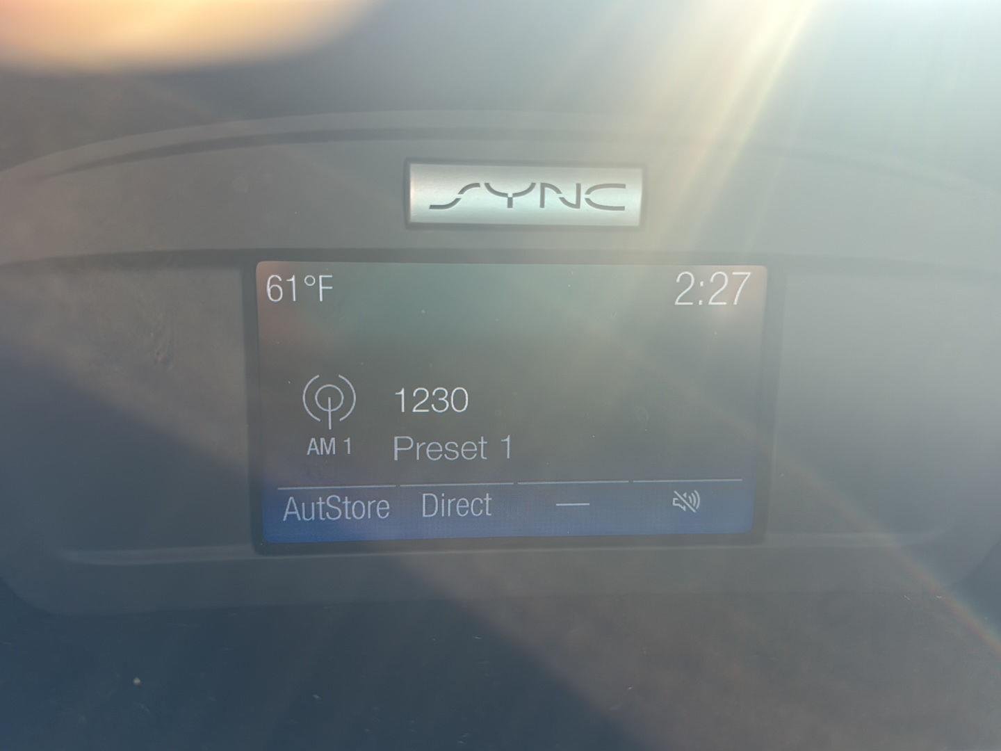 Used 2018 Blue Ford SE image 11