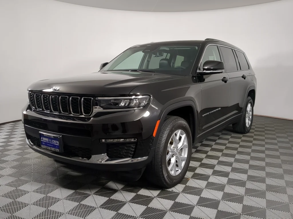 Used 2023 Black Jeep Limited image 4