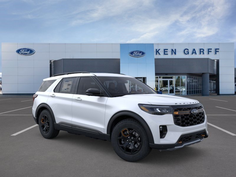 New 2026 Star White Metallic Tri-Coat Ford Tremor image 8