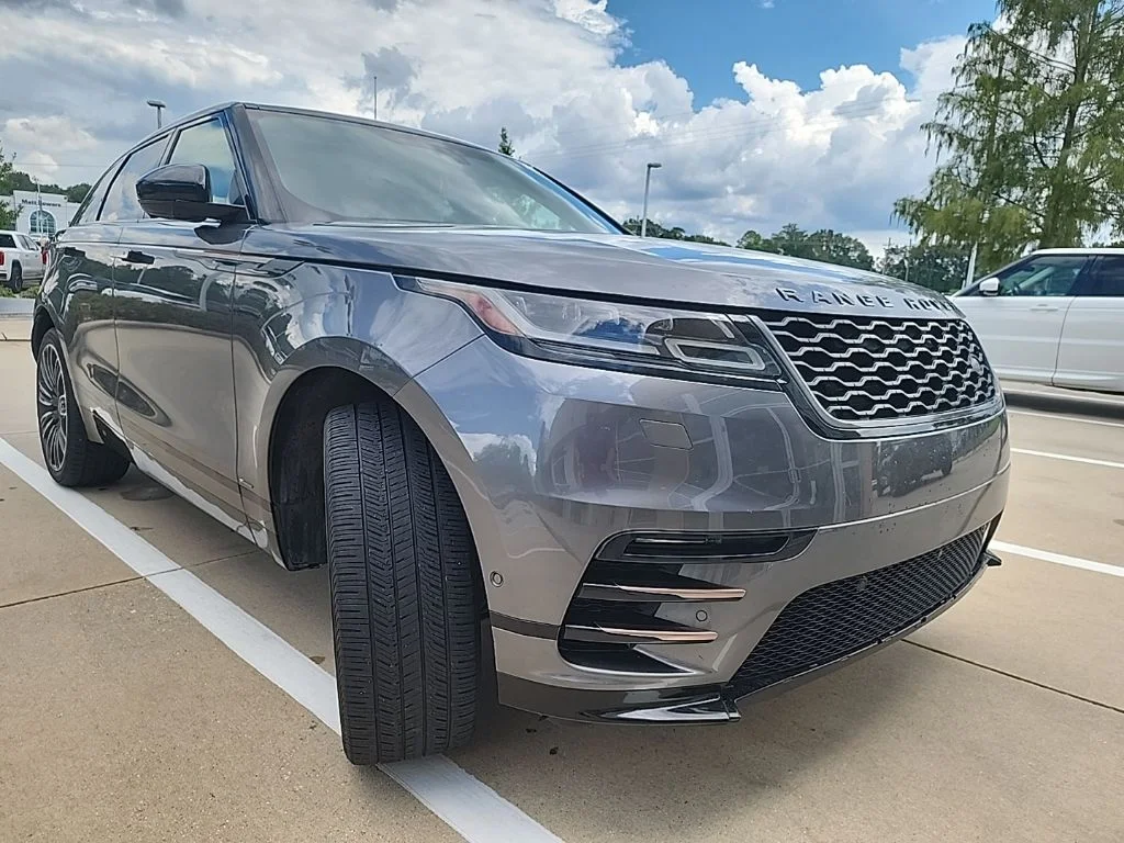 Used 2018 Gray Land Rover First Edition image 2