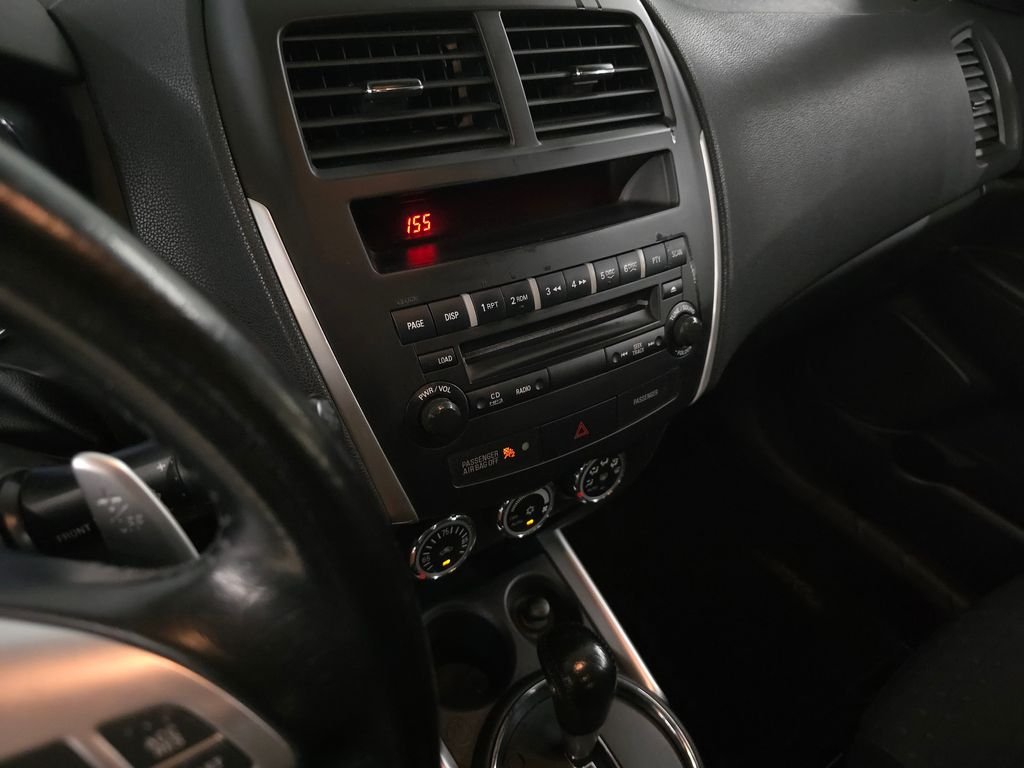 Used 2012  Mitsubishi SE image 23
