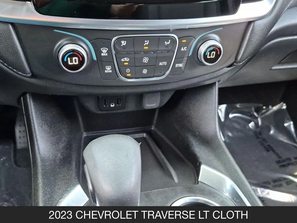 Used 2023 Green Chevrolet LT image 22
