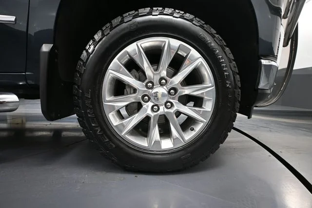 Used 2020 Gray Chevrolet LTZ image 18