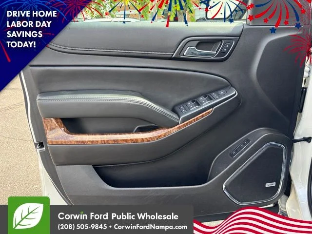 Used 2015 White Diamond Clearcoat Chevrolet  image 13