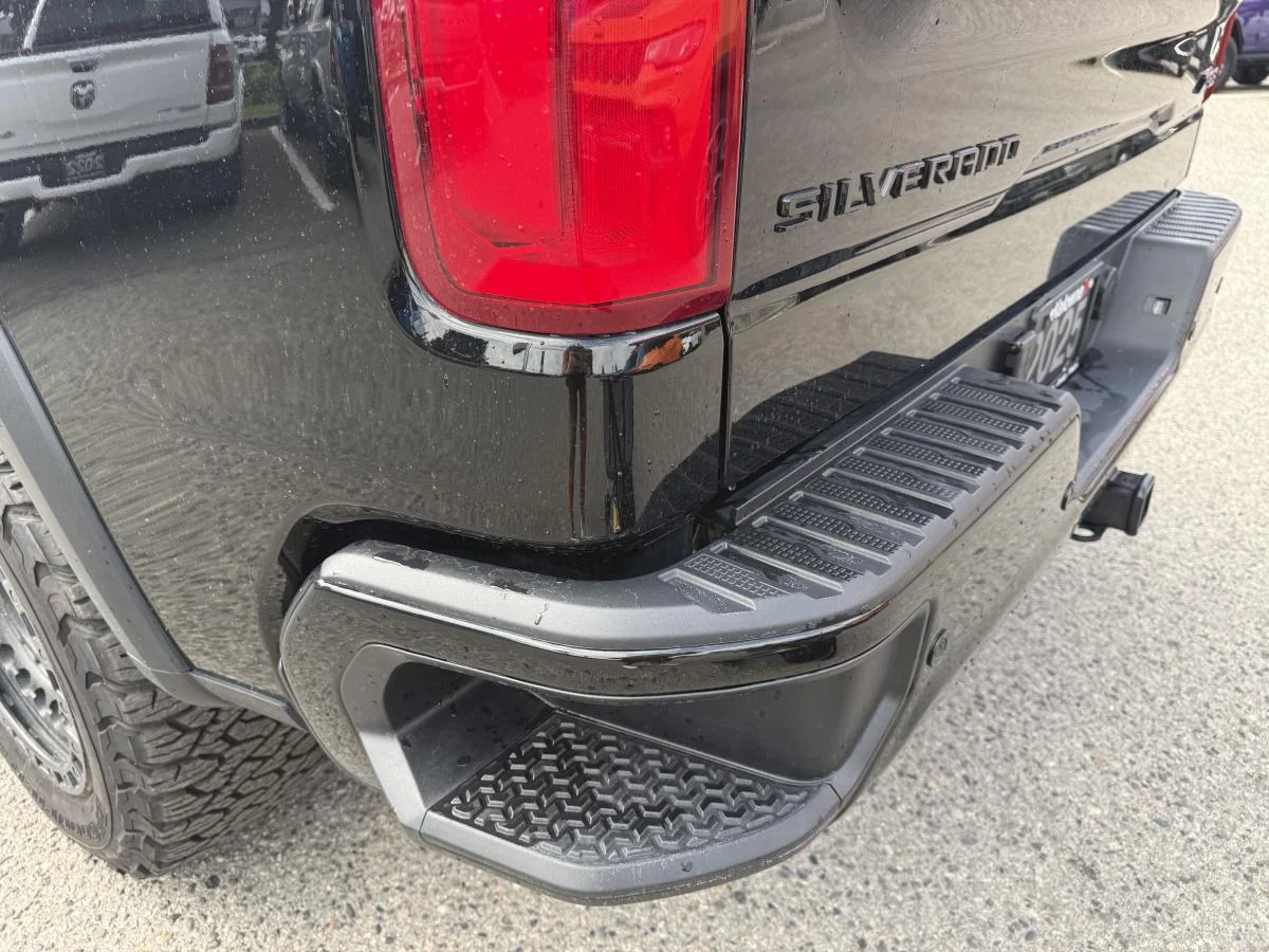 Used 2025 Black Chevrolet ZR2 image 5