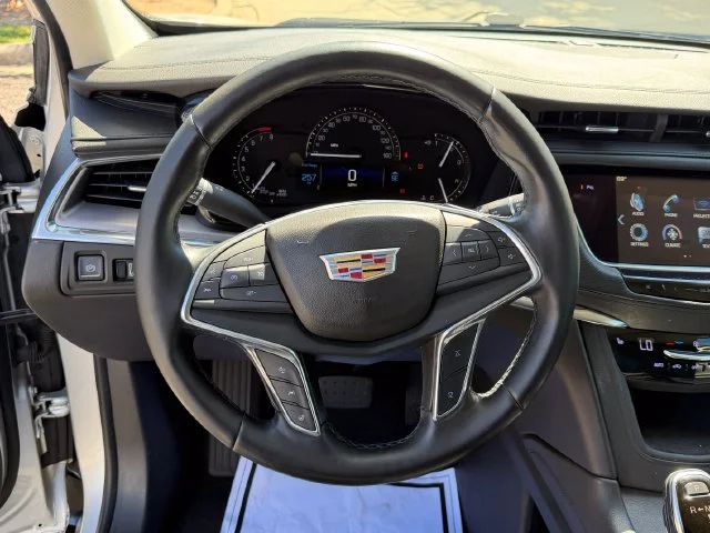 Used 2019 Radiant Silver Metallic Cadillac Luxury image 19