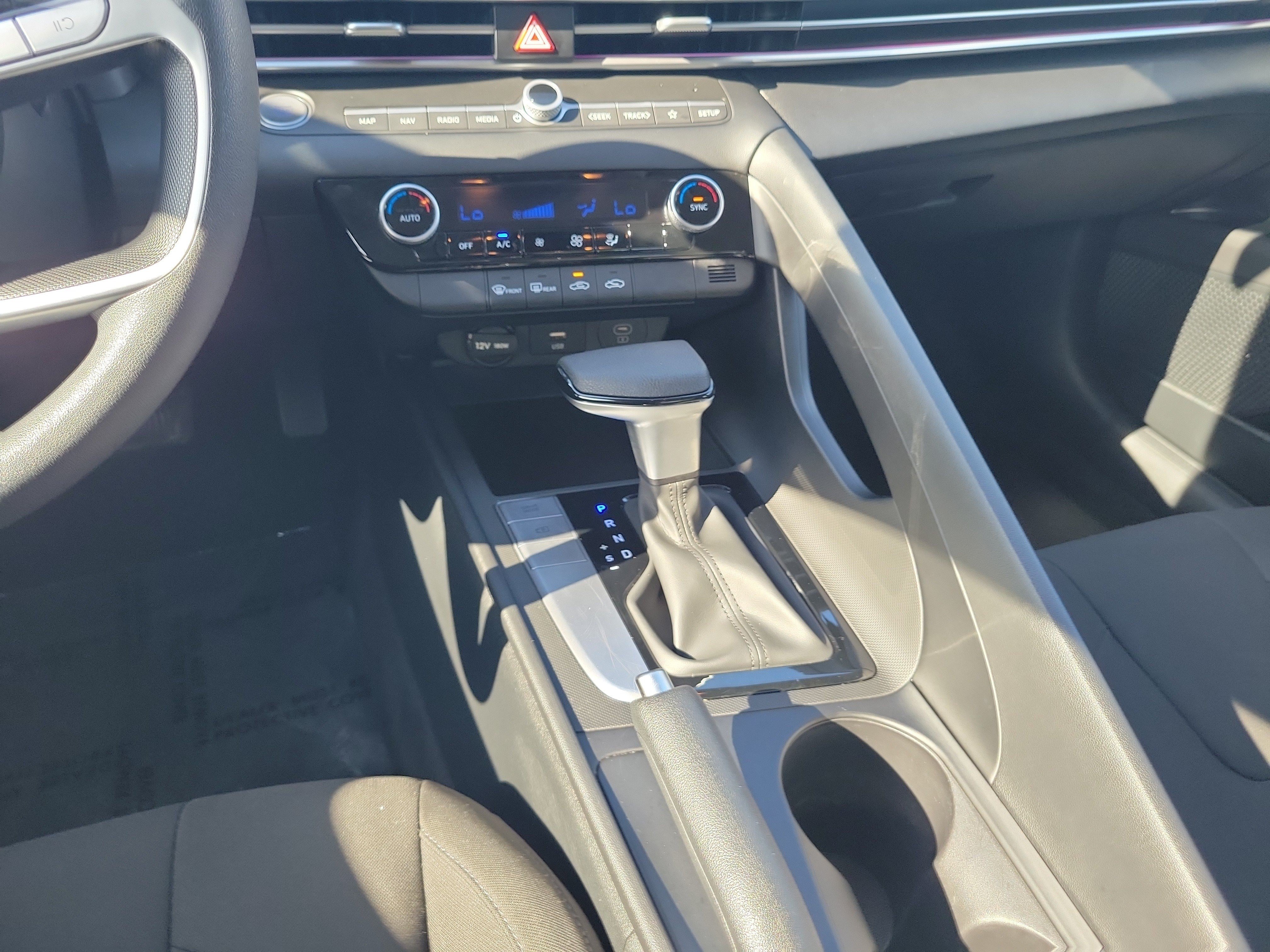 Used 2024 Amazon Gray Hyundai SEL image 17