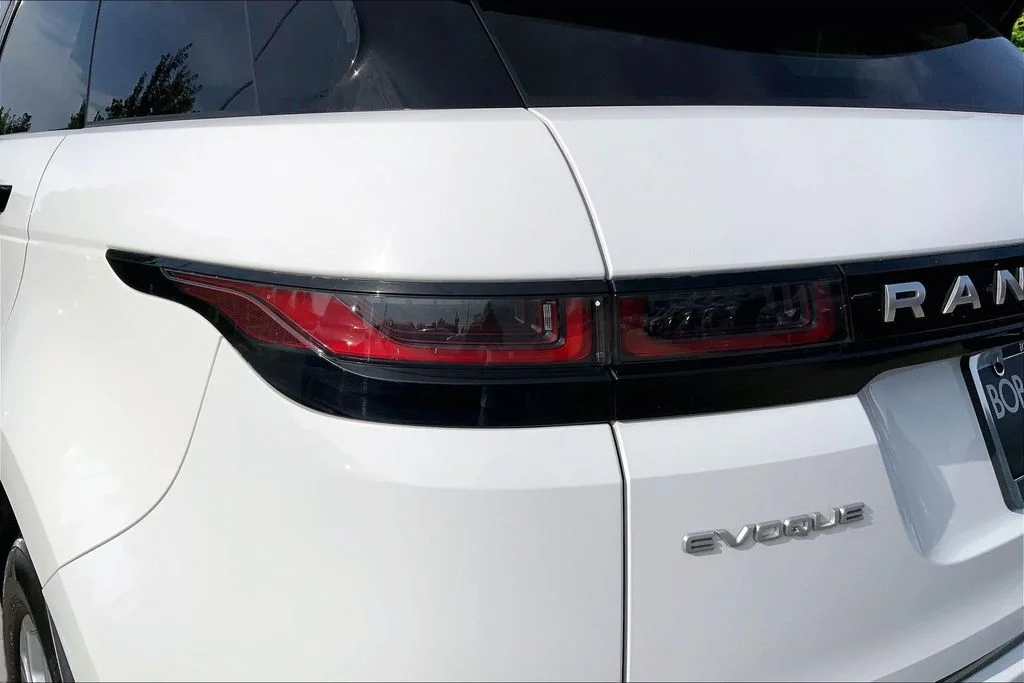 Used 2023 White Land Rover S image 22