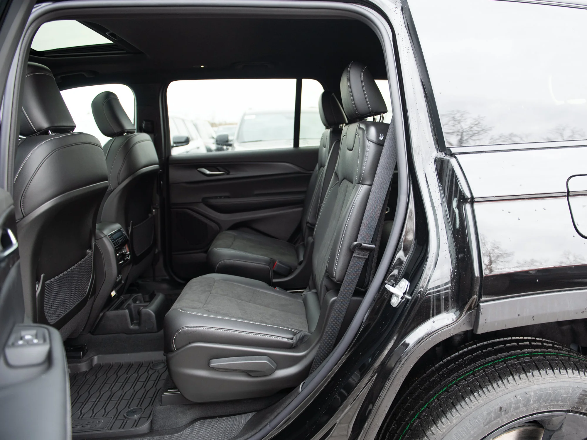 New 2025 Black Jeep Altitude* 4x4, Trailer Tow, Sunroof, Heated Leather image 20